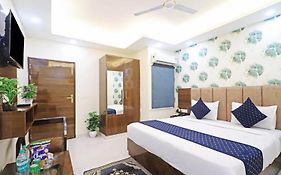 Hotel Vijaydeep Place Near Delhi Airport