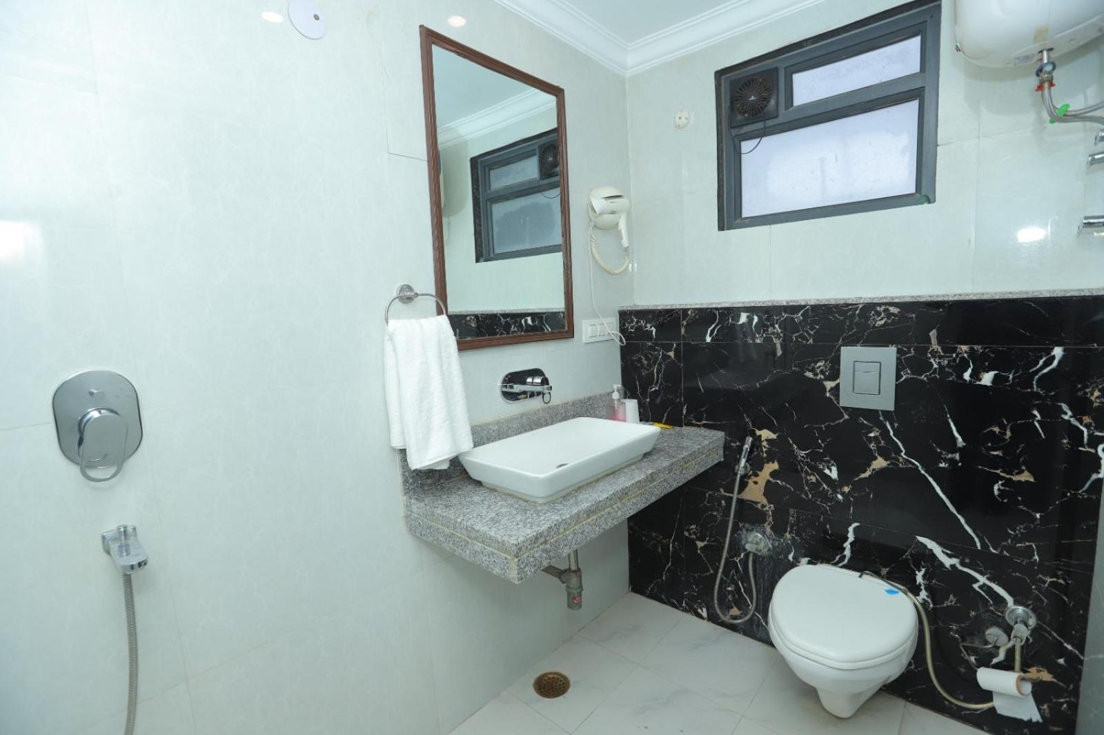 Hotel Vijaydeep Place Near Delhi Airport New Delhi Exterior photo