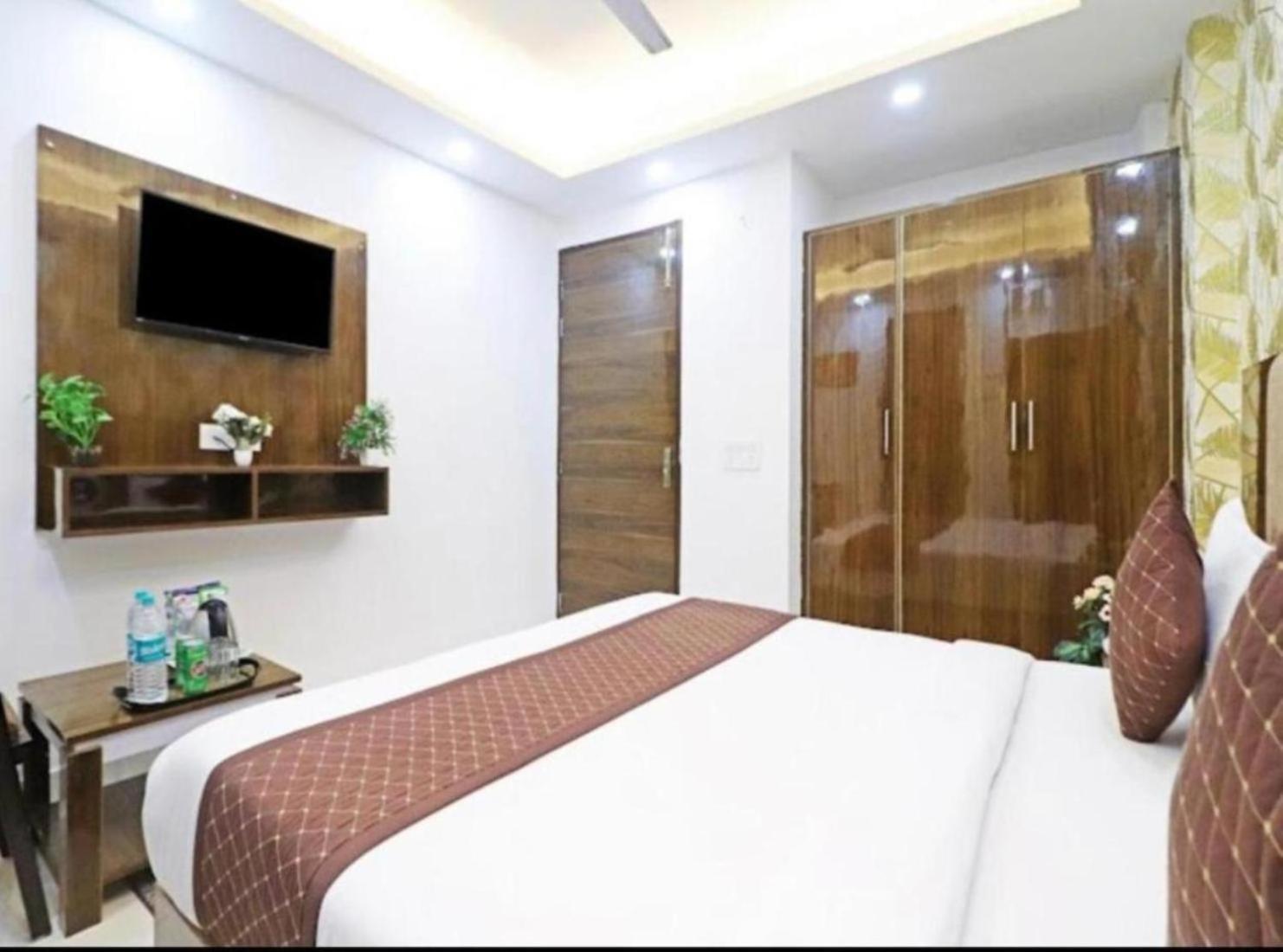Hotel Vijaydeep Place Near Delhi Airport New Delhi Exterior photo